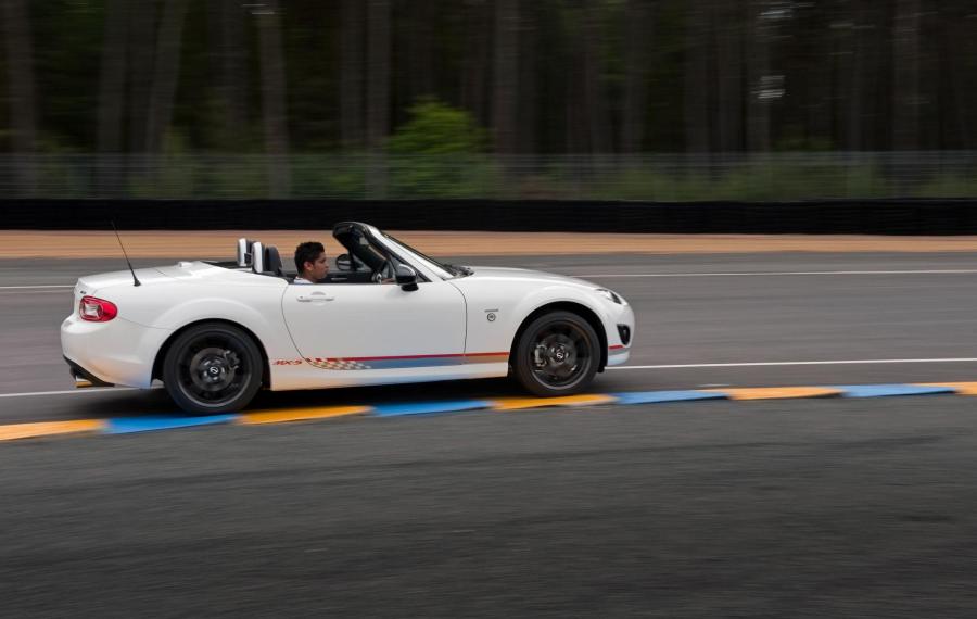  Mazda MX-5 Miata Kuro Special Edition 2012 года  (фото 4 из 5)